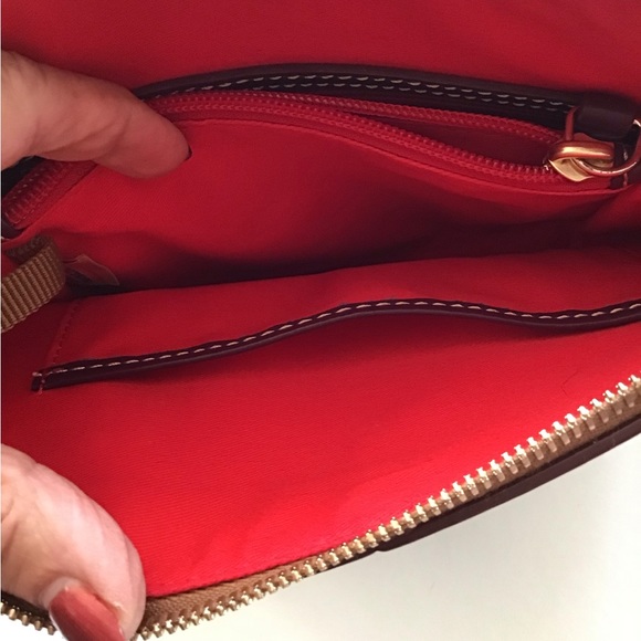 NWOT Dooney & Bourke All around Zippered Domed Crossbody - Picture 5 of 5